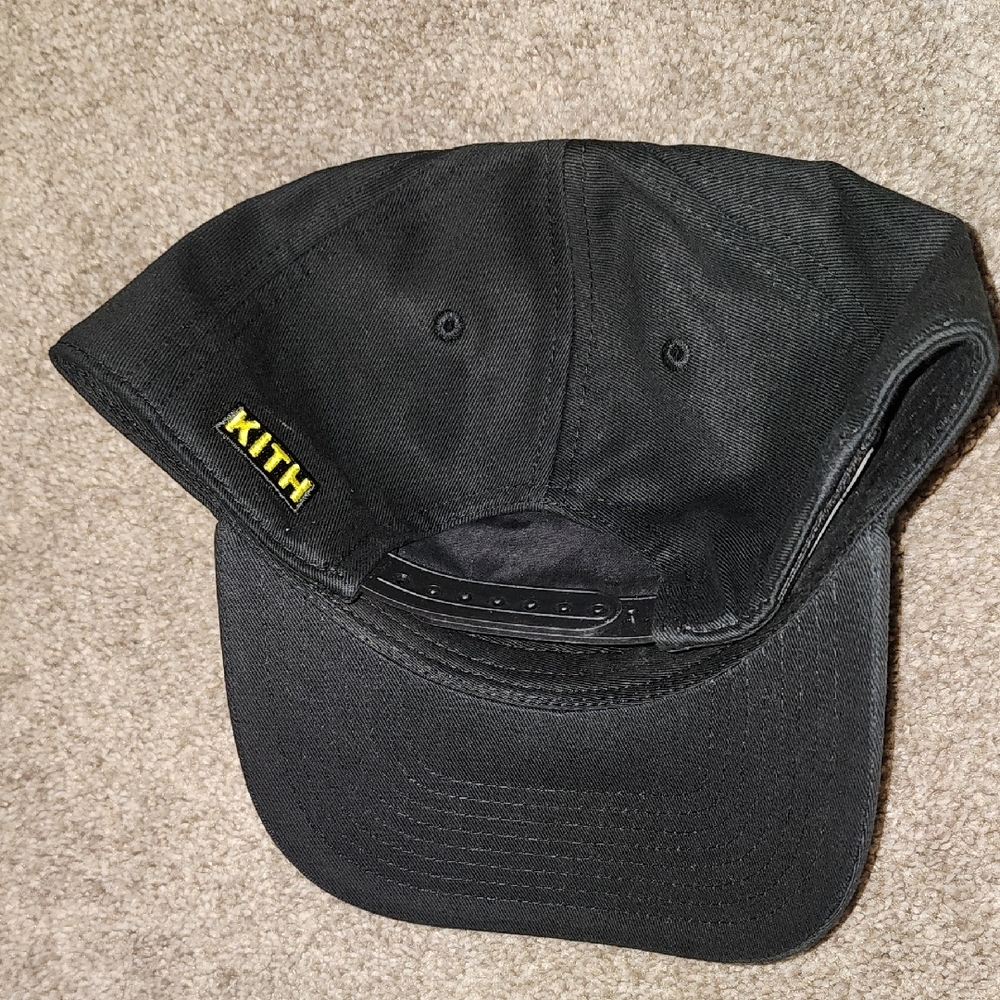 Kith X Batman Black Cap with  Logo Patch - Picture 2 of 4